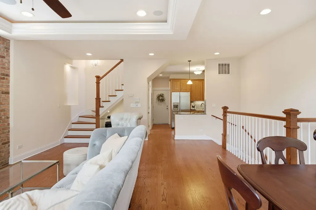 1516 North Mohawk Street Chicago IL 60610