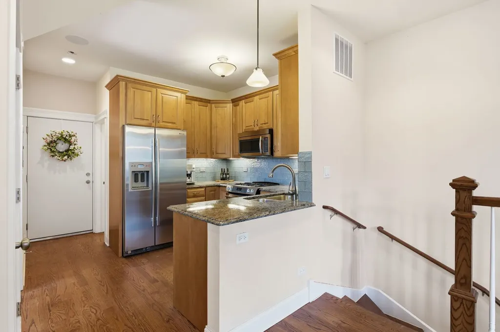 1516 North Mohawk Street Chicago IL 60610