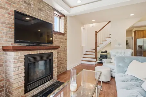 1516 North Mohawk Street Chicago IL 60610