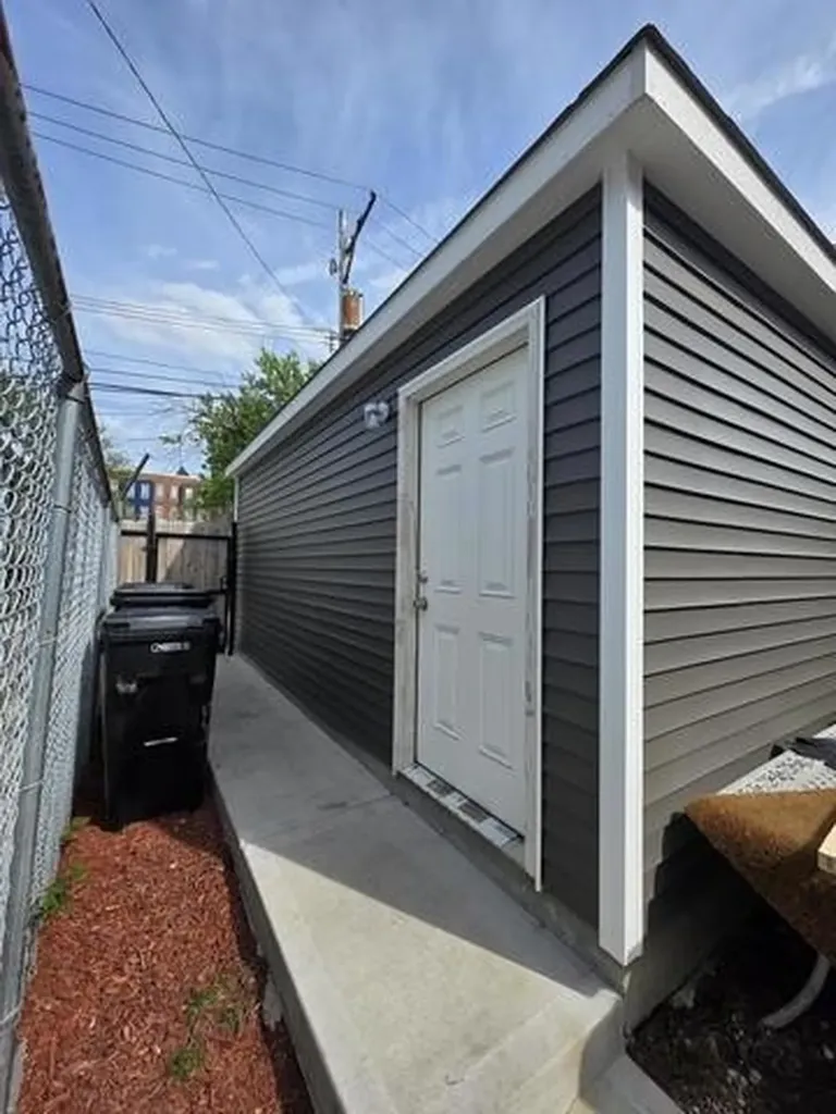 539 North Trumbull Avenue Chicago IL 60624