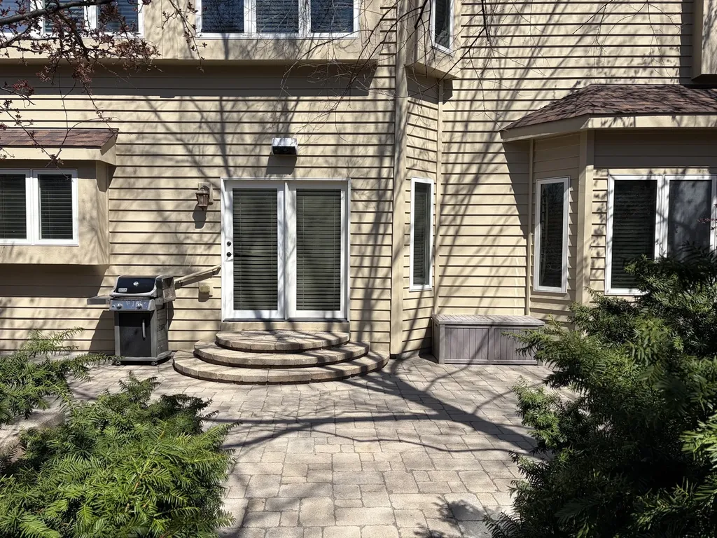 434 W Benton Avenue Naperville IL 60540