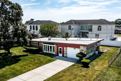 4872 North Redwood Drive Norridge IL 60706