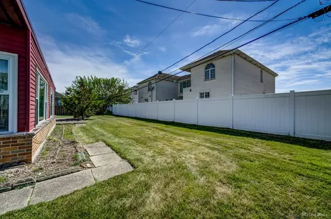 4872 North Redwood Drive Norridge IL 60706