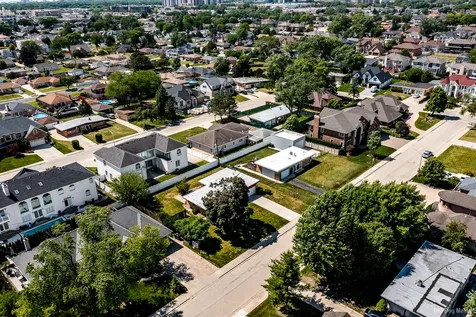 4872 North Redwood Drive Norridge IL 60706