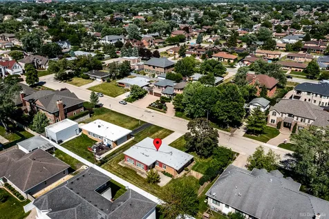 4872 North Redwood Drive Norridge IL 60706