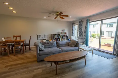 296 Tanager Court Deerfield IL 60015