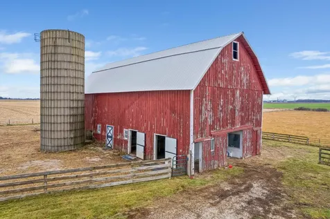 16645 Lasher Road Hinckley IL 60520