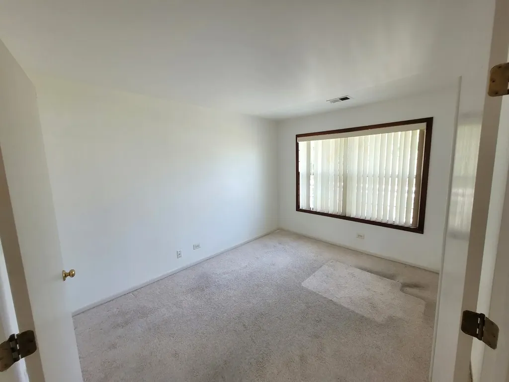 321 Sheffield Drive Schaumburg IL 60194