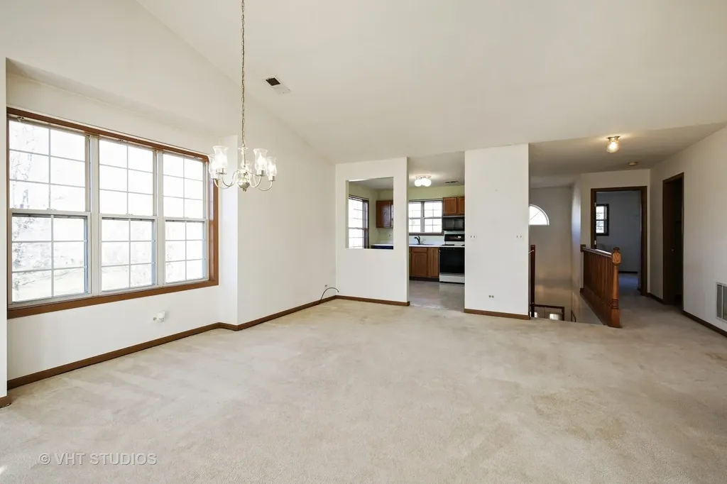 321 Sheffield Drive Schaumburg IL 60194
