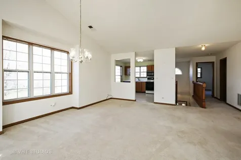 321 Sheffield Drive Schaumburg IL 60194