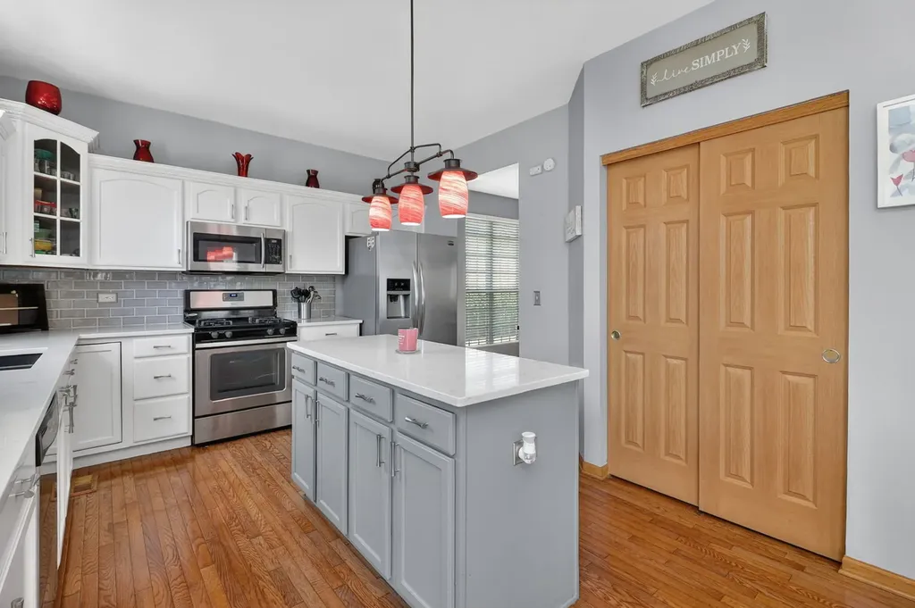 395 South Palmer Drive Bolingbrook IL 60490