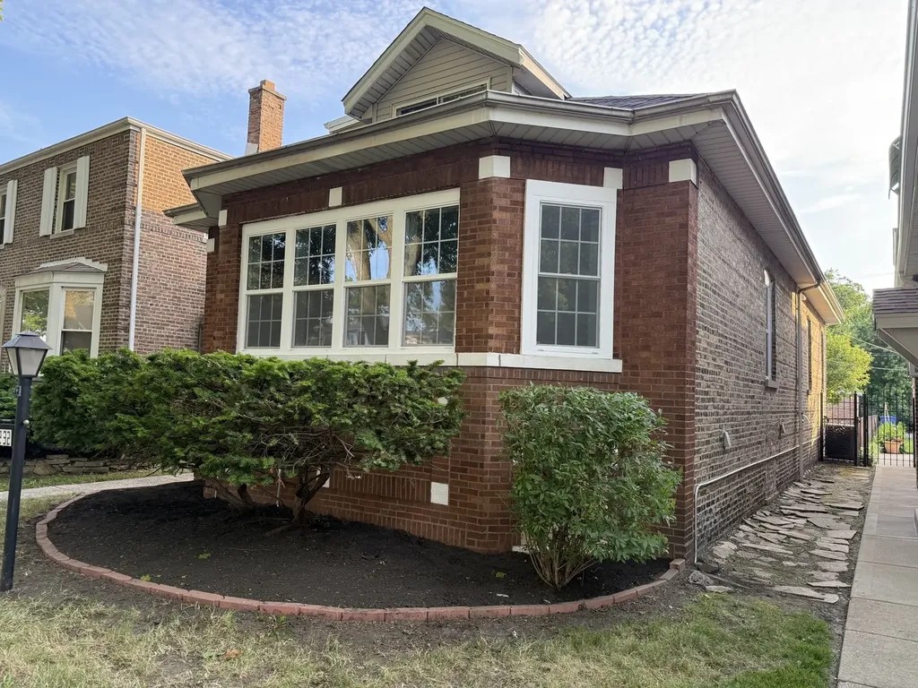 8232 South Calumet Avenue Chicago IL 60619