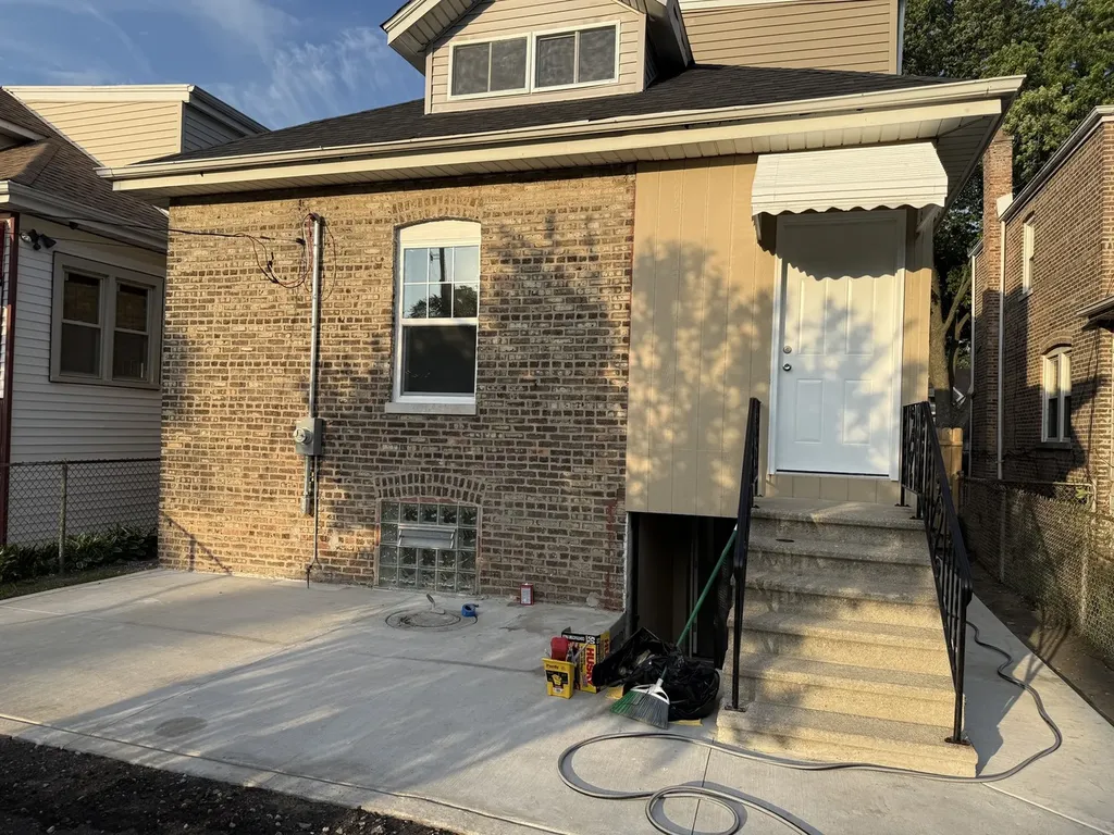 8232 South Calumet Avenue Chicago IL 60619