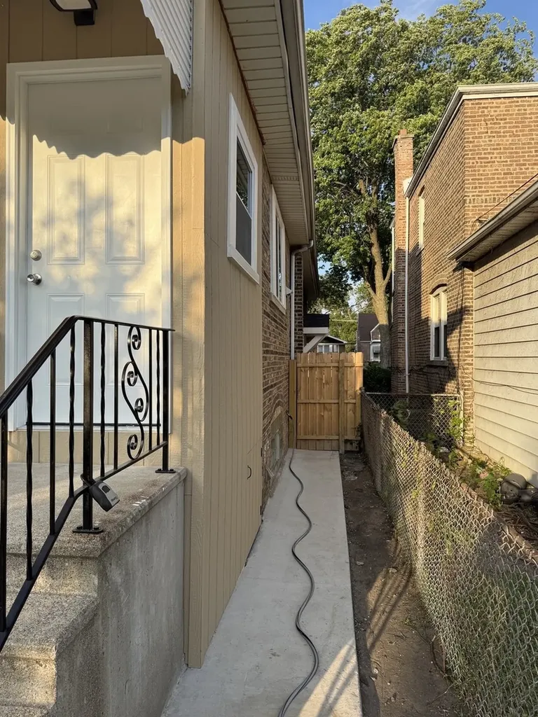 8232 South Calumet Avenue Chicago IL 60619