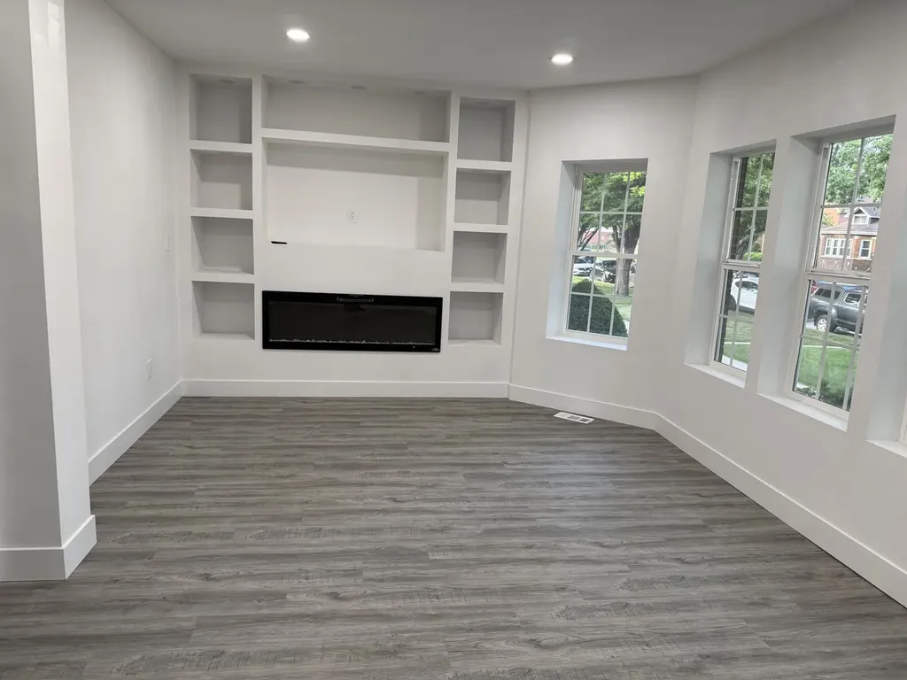 8232 South Calumet Avenue Chicago IL 60619