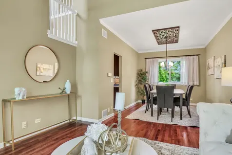 1211 Laurel Lane Gurnee IL 60031