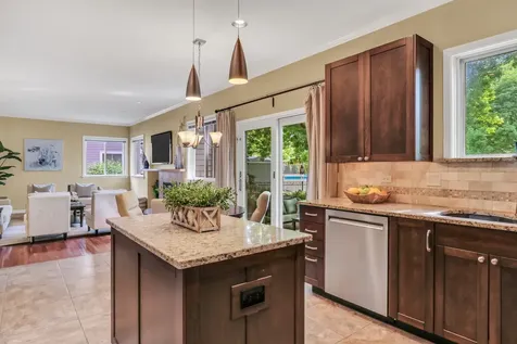 1211 Laurel Lane Gurnee IL 60031
