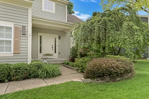 1211 Laurel Lane Gurnee IL 60031
