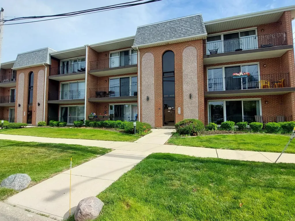 4009 West 105th Street Oak Lawn IL 60453