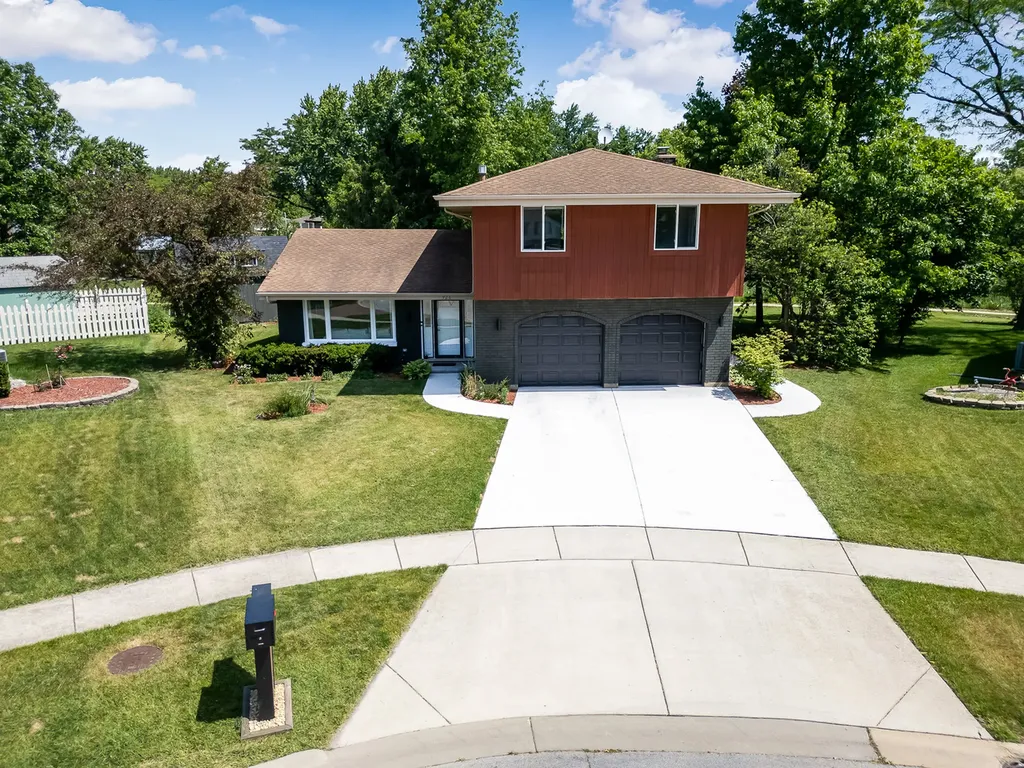 926 Holliston Court Schaumburg IL 60193
