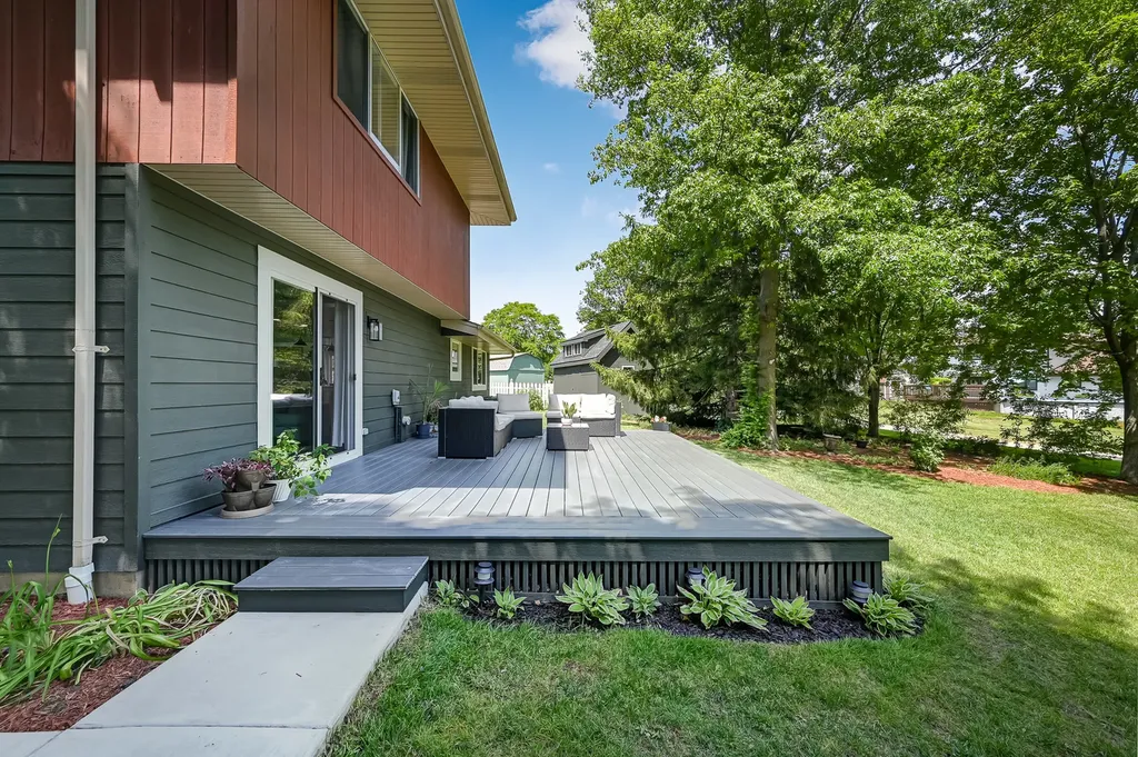 926 Holliston Court Schaumburg IL 60193