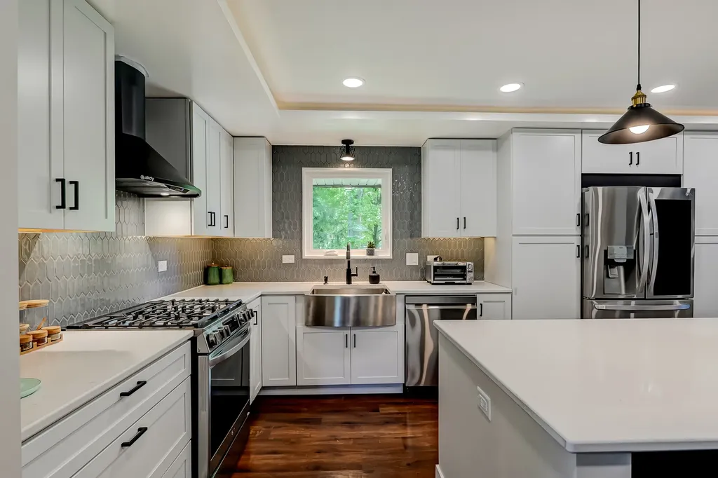 926 Holliston Court Schaumburg IL 60193