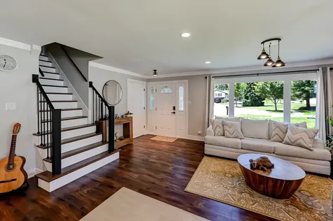 926 Holliston Court Schaumburg IL 60193