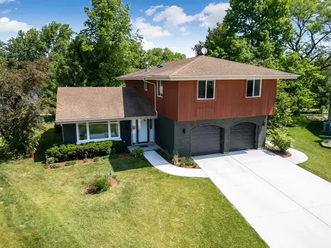 926 Holliston Court Schaumburg IL 60193