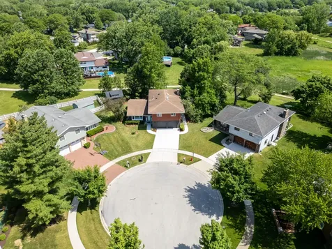 926 Holliston Court Schaumburg IL 60193