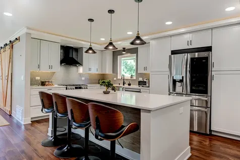 926 Holliston Court Schaumburg IL 60193