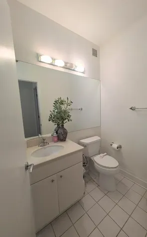 33 West Ontario Street Chicago IL 60654