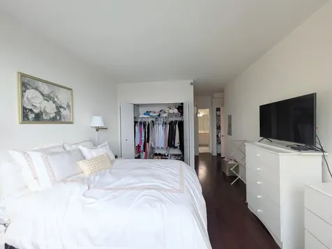 33 West Ontario Street Chicago IL 60654