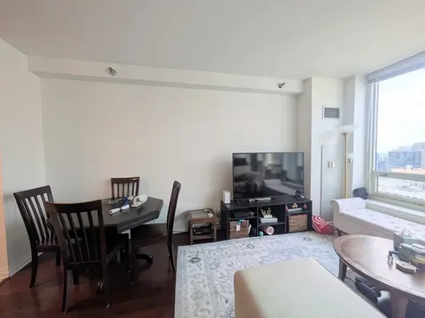 33 West Ontario Street Chicago IL 60654