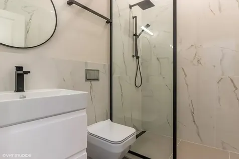 3153 North Tripp Avenue Chicago IL 60641