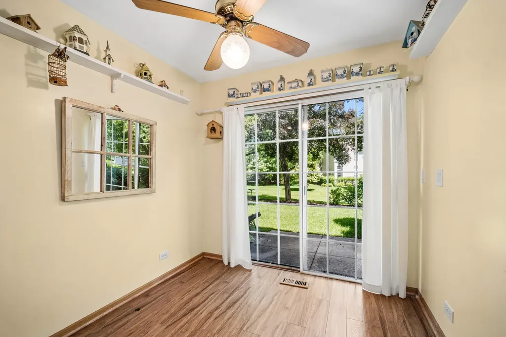 169 Crescent Lane Schaumburg IL 60193