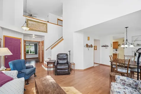 169 Crescent Lane Schaumburg IL 60193