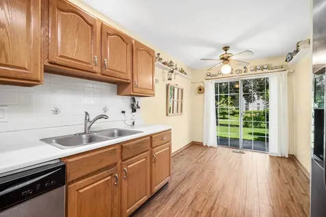 169 Crescent Lane Schaumburg IL 60193