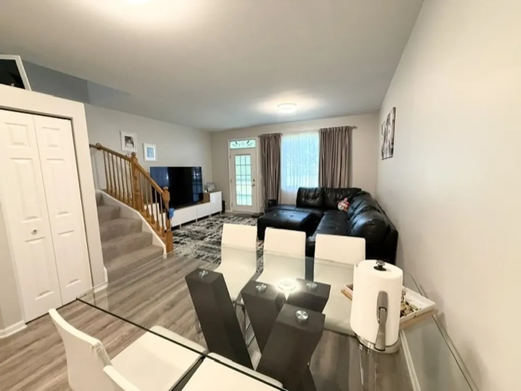5454 Elizabeth Place Rolling Meadows IL 60008