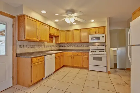 648 North Greenview Avenue Mundelein IL 60060