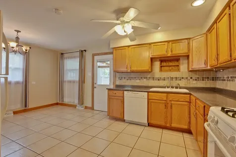 648 North Greenview Avenue Mundelein IL 60060