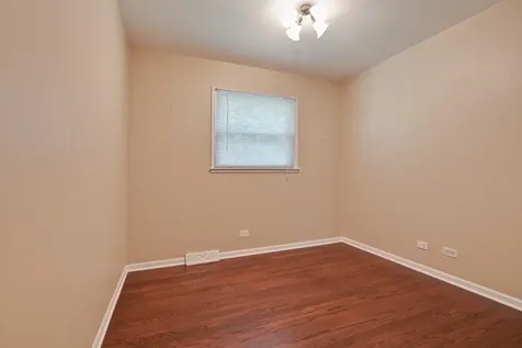 648 North Greenview Avenue Mundelein IL 60060