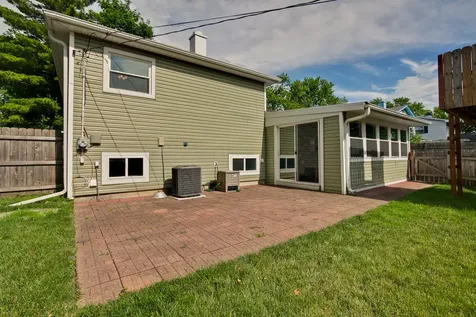 648 North Greenview Avenue Mundelein IL 60060