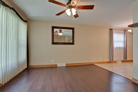 648 North Greenview Avenue Mundelein IL 60060