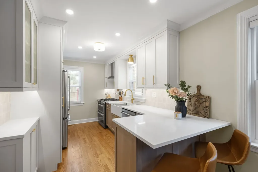 5823 North Merrimac Avenue Chicago IL 60646