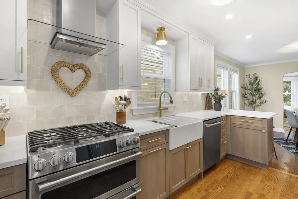 5823 North Merrimac Avenue Chicago IL 60646