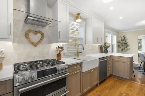 5823 North Merrimac Avenue Chicago IL 60646