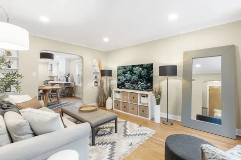 5823 North Merrimac Avenue Chicago IL 60646