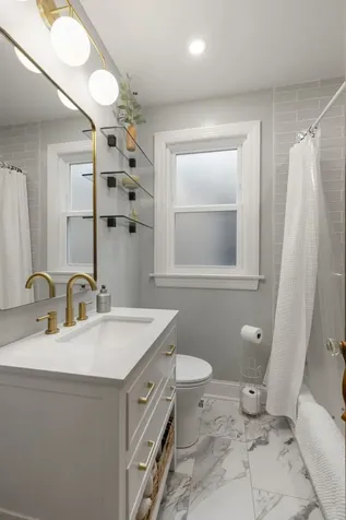 5823 North Merrimac Avenue Chicago IL 60646