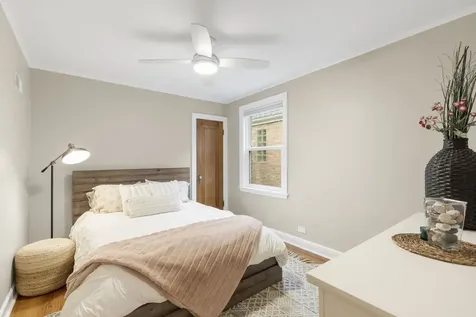5823 North Merrimac Avenue Chicago IL 60646