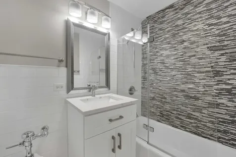 222 East Pearson Street Chicago IL 60611